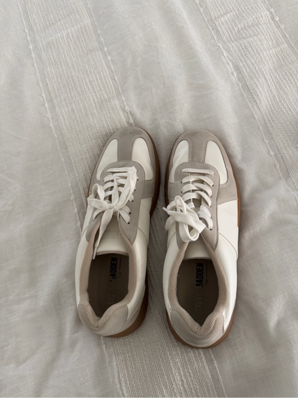 Steve Madden White & Beige Low-Top Sneakers